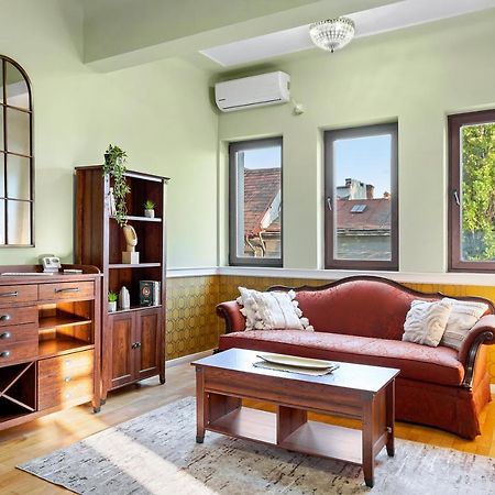 City Heart Retreat Elegant Apartment Bucureşti Ngoại thất bức ảnh