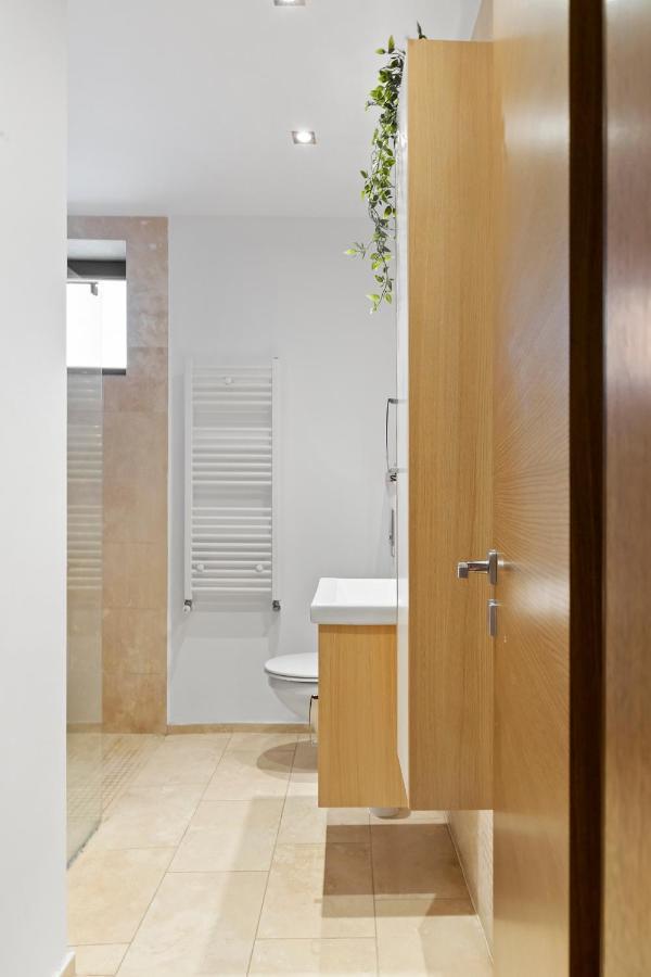 City Heart Retreat Elegant Apartment Bucureşti Ngoại thất bức ảnh