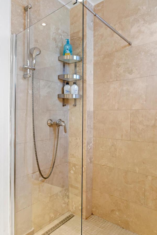City Heart Retreat Elegant Apartment Bucureşti Ngoại thất bức ảnh