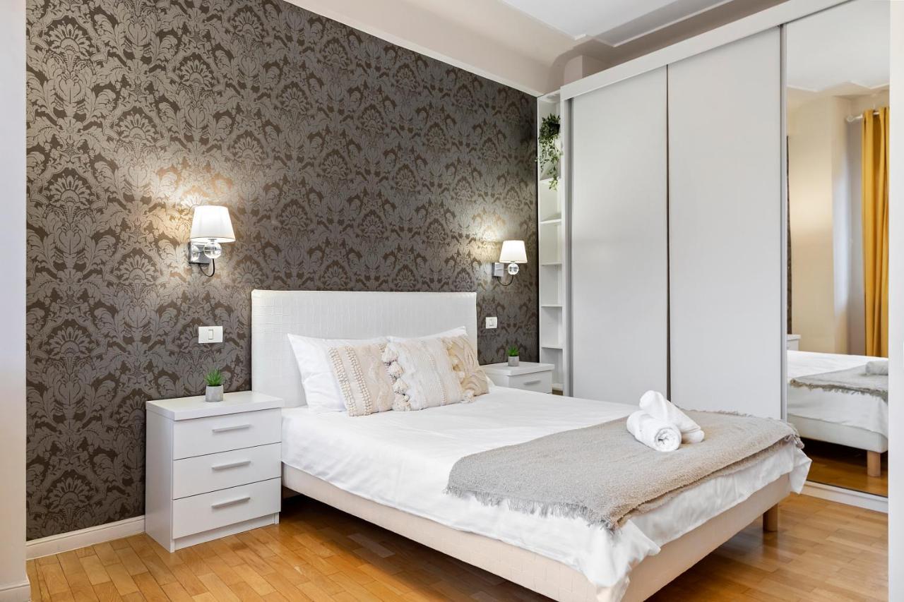City Heart Retreat Elegant Apartment Bucureşti Ngoại thất bức ảnh