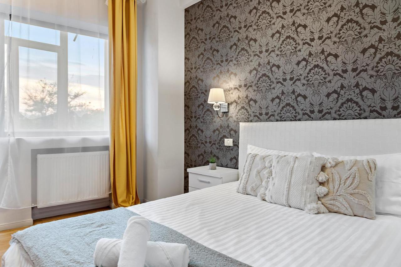 City Heart Retreat Elegant Apartment Bucureşti Ngoại thất bức ảnh