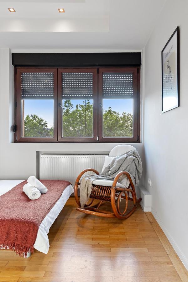 City Heart Retreat Elegant Apartment Bucureşti Ngoại thất bức ảnh