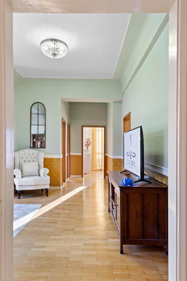 City Heart Retreat Elegant Apartment Bucureşti Ngoại thất bức ảnh