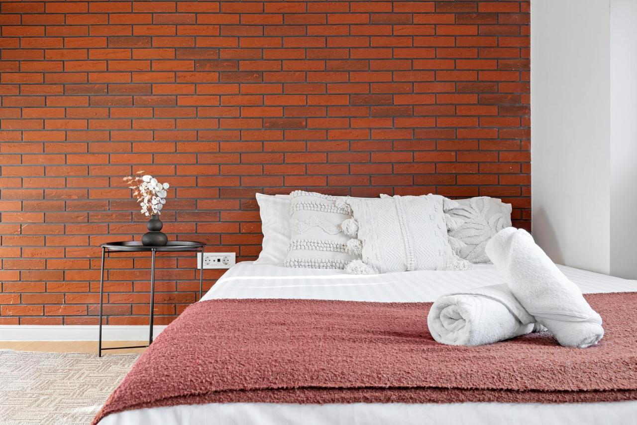 City Heart Retreat Elegant Apartment Bucureşti Ngoại thất bức ảnh