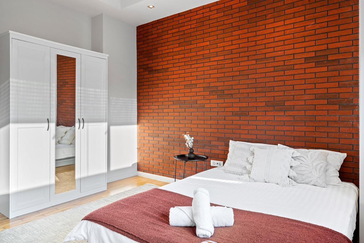 City Heart Retreat Elegant Apartment Bucureşti Ngoại thất bức ảnh